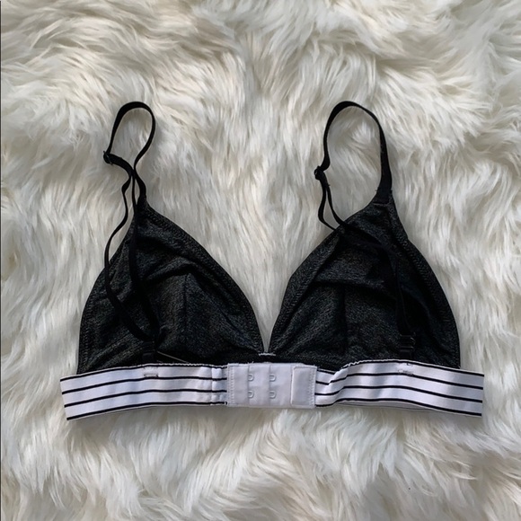 VICTORIA’S SECRET: Bra - Size S - Picture 2 of 7